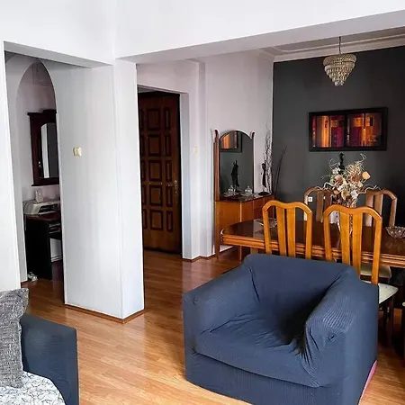 Familynest Retreat *